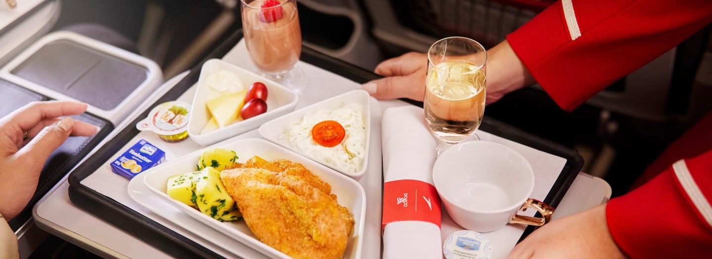 Ein Menü für Fluggäste in der Premium Economy Class
